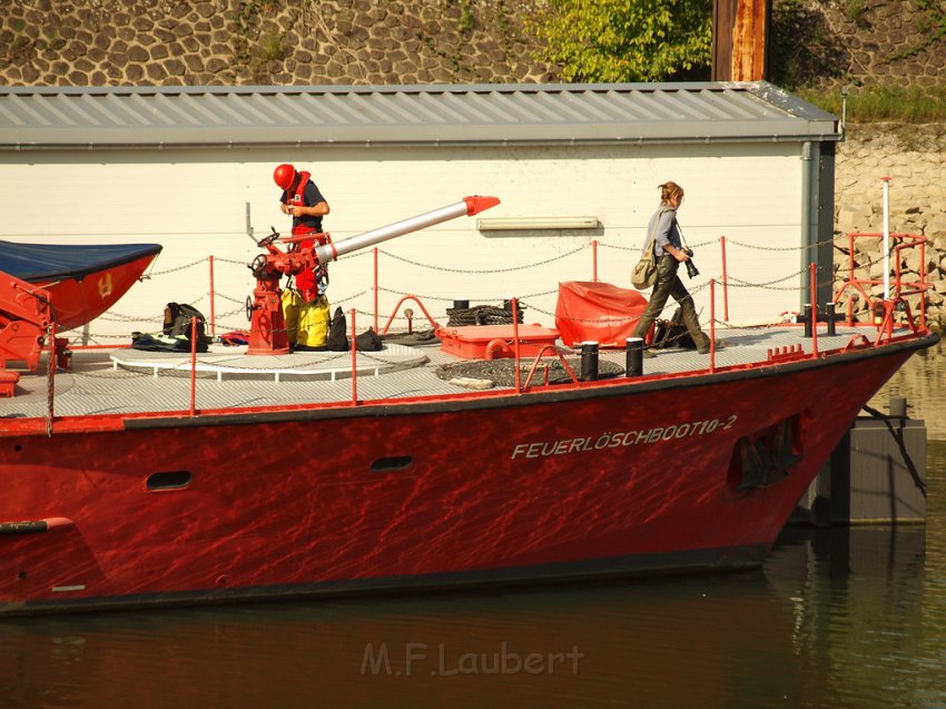 Uebung BF Hoehenretter Loeschboot Koeln Severinsbruecke P046.JPG